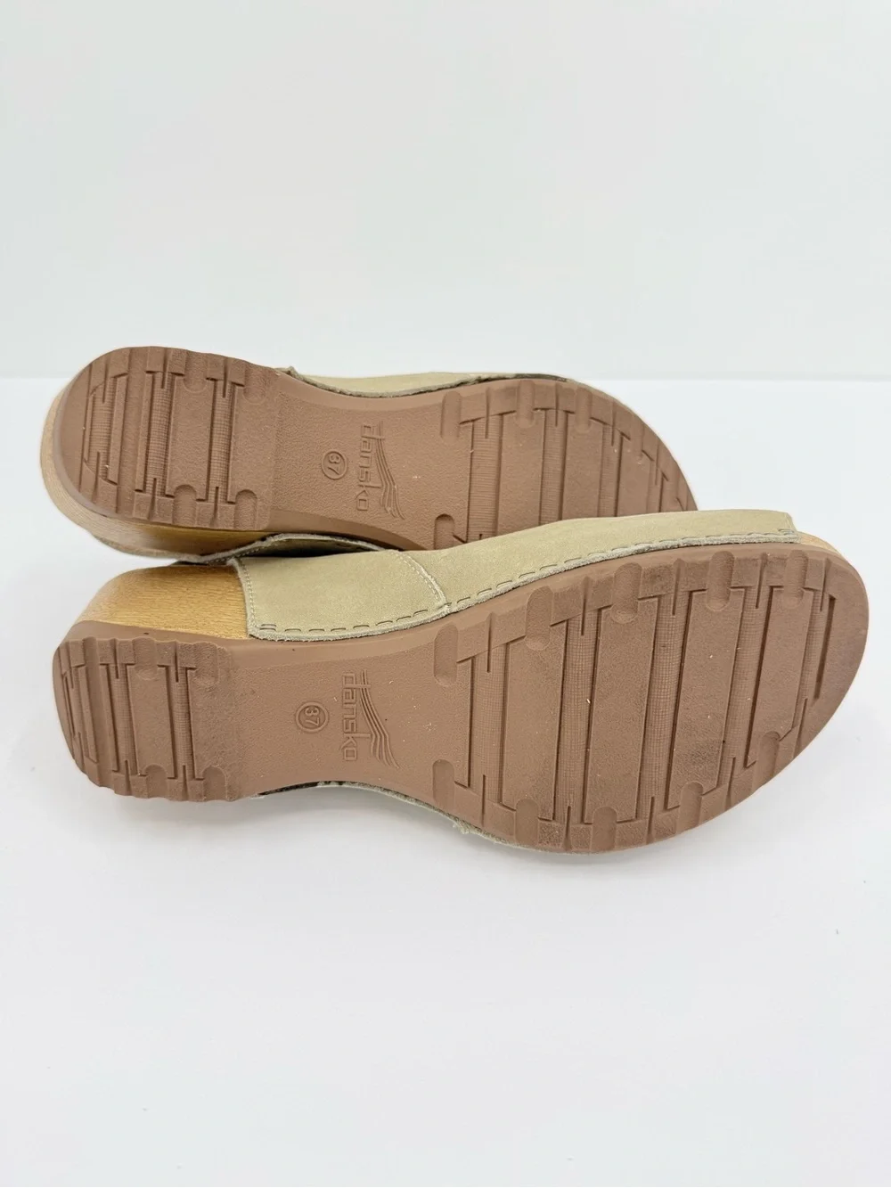 Dansko Tiana Peep-Toe Wedge Sandals in Khaki Leather Size 37 or 6.5-7